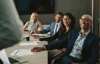 Faltam trabalhadores ou sobram vagas? O que explica o paradoxo do emprego no Brasil.